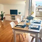 Sea View Apartment Elena