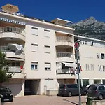 Sea View Apartment Elena